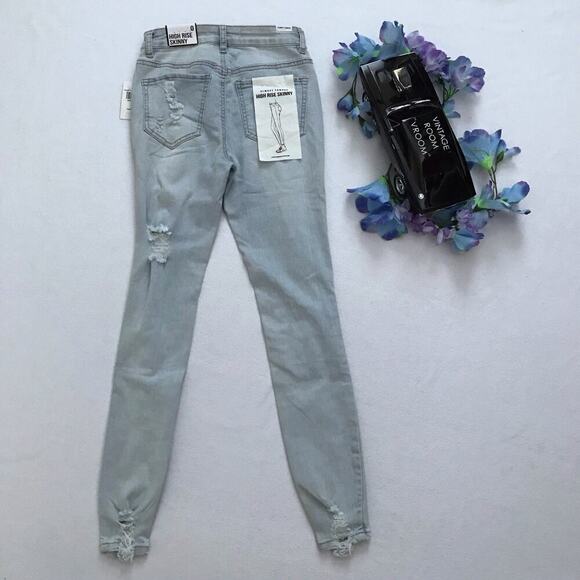 Almost Famous NWT High Rise Skinny Jeans Juniors 0 - Picture 6 of 11